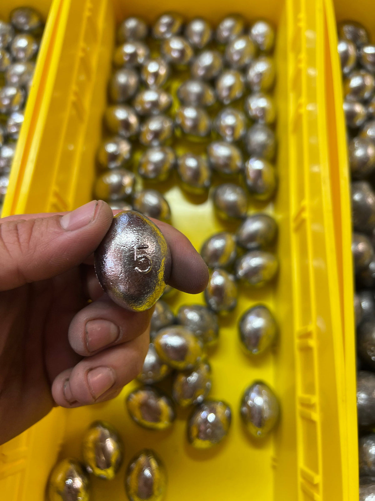 Egg sinker for sliding bottom-fishing and bait rigs