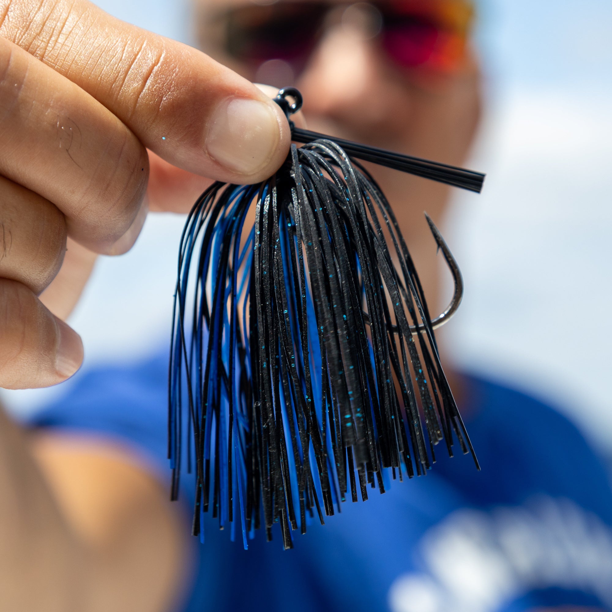 weedless tungsten flipping jig for bass fishing