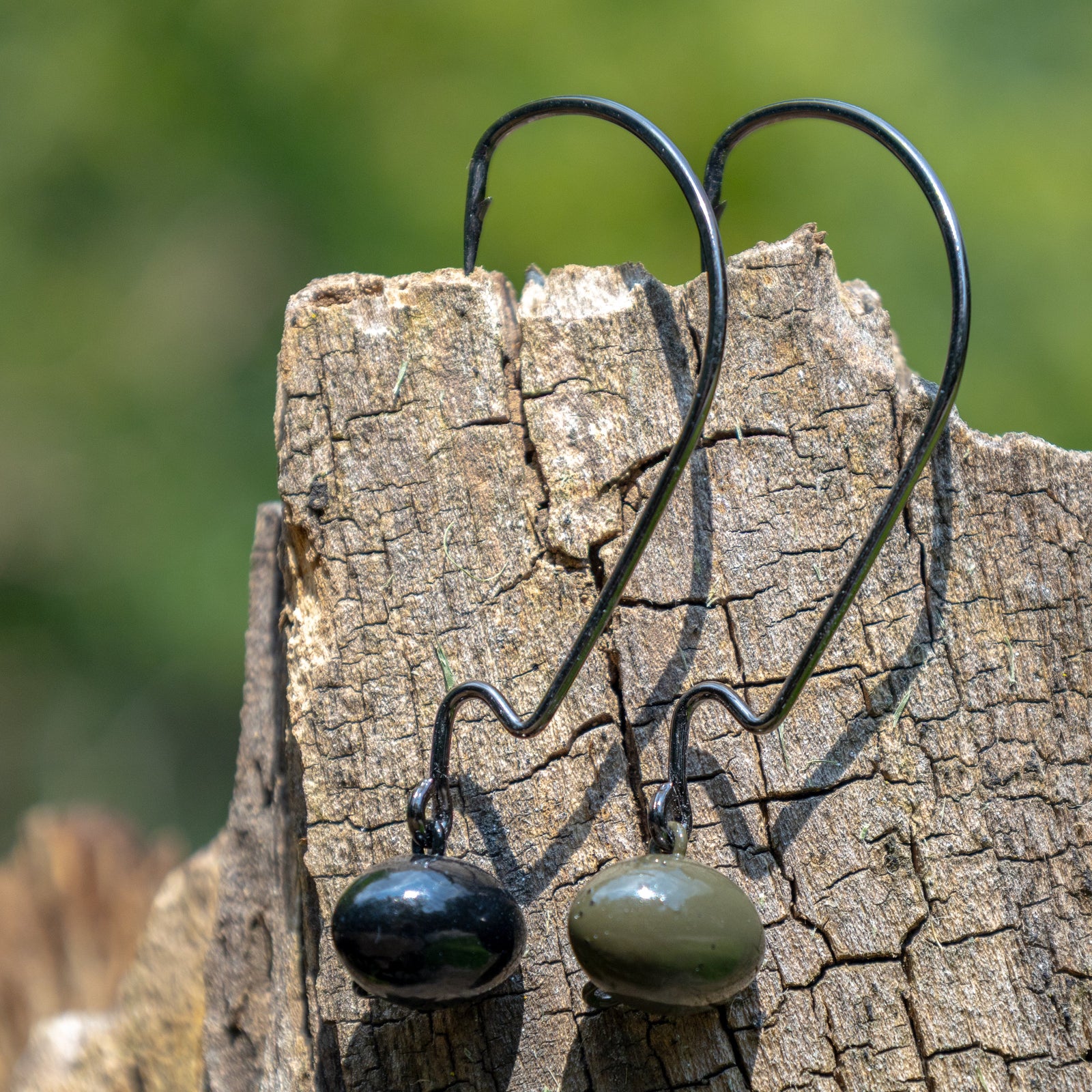 swinging hook football jig heads for bass fishing