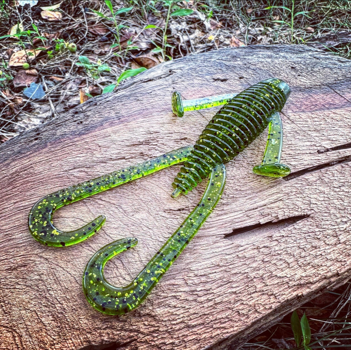 Soft Plastics Fish or Die Bait Co. Howitzer Creature Bait (Flipping/Punching) Ben’s Bifocals (Green Pumpkin w/ Gold Flake) Fish or Die Howitzer – 5.5" Creature Bait – Pescador Fishing Supply