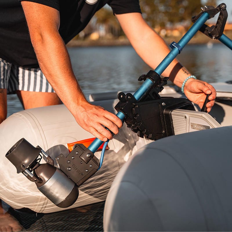 K-1 Outboard Kit with SUN80 Solar Panel K-1 Outboard Kit with SUN80 Solar Panel