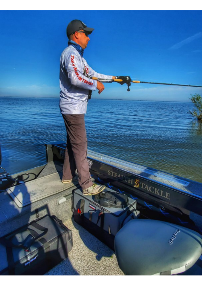 Tackle Boxes Lakewood Monster Tackle Box – 100 Musky & Pike Lure Storage Lakewood Monster Tackle Box for Musky & Pike Oversized Lures