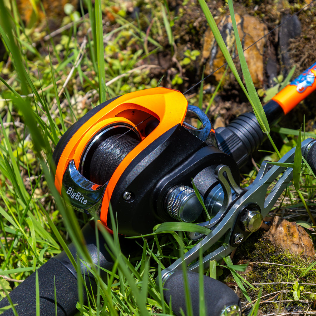Casting Combo Reaction Tackle Big Bite Rod & Baitcasting Reel Combo BigBite- Medium/Heavy Action- Baitcasting Big Bite IM6 Carbon Rod & Reel Combo – Pescador Fishing Supply  