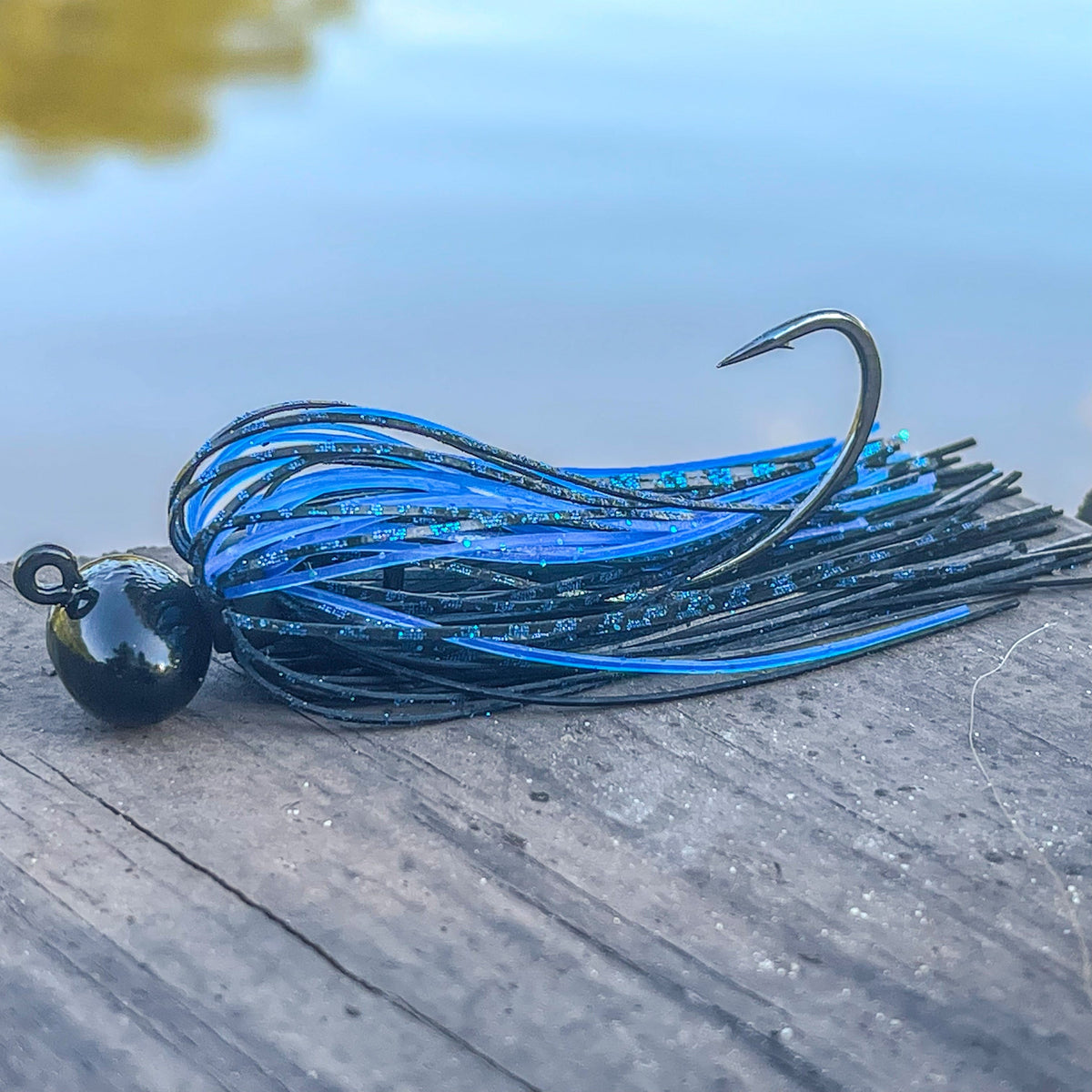 Snagless Football Jig 3/8 oz. / Black N’ Blue Snagless Football Jig