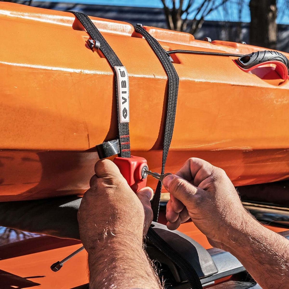 Heavy-duty cam straps with keyed lock